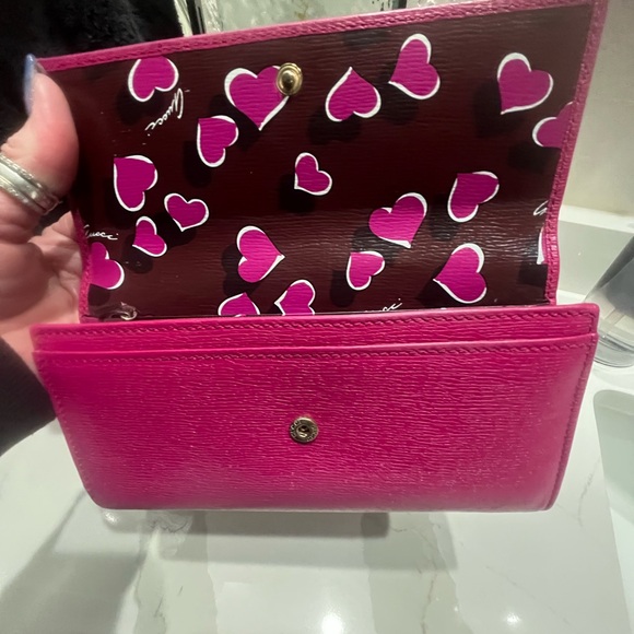 ♦️♦️Vintage GUCCI pink double GG leather wallet with pink hearts inside♦️♦️ - Picture 2 of 8